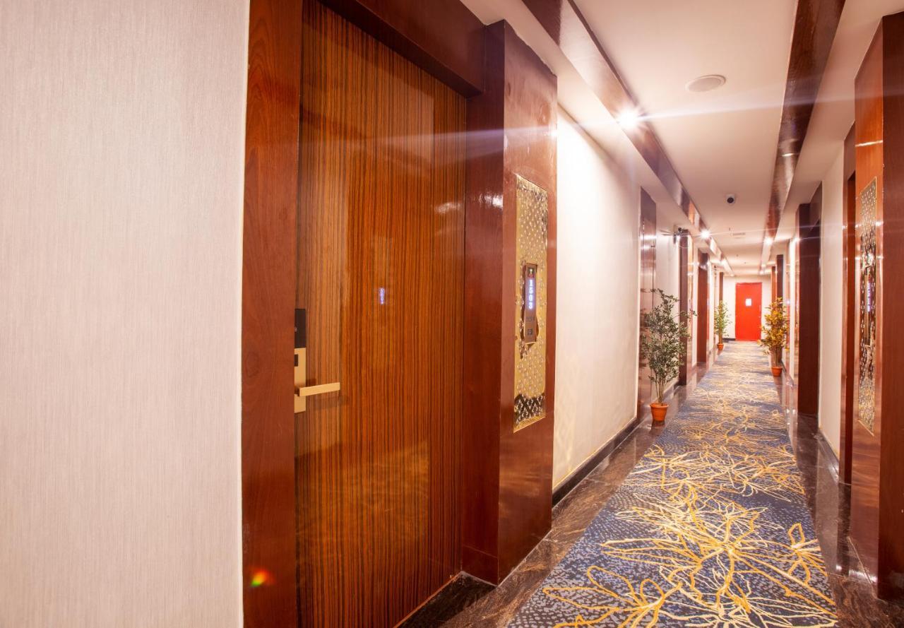 Kingston Hotel Bangalore Exterior photo